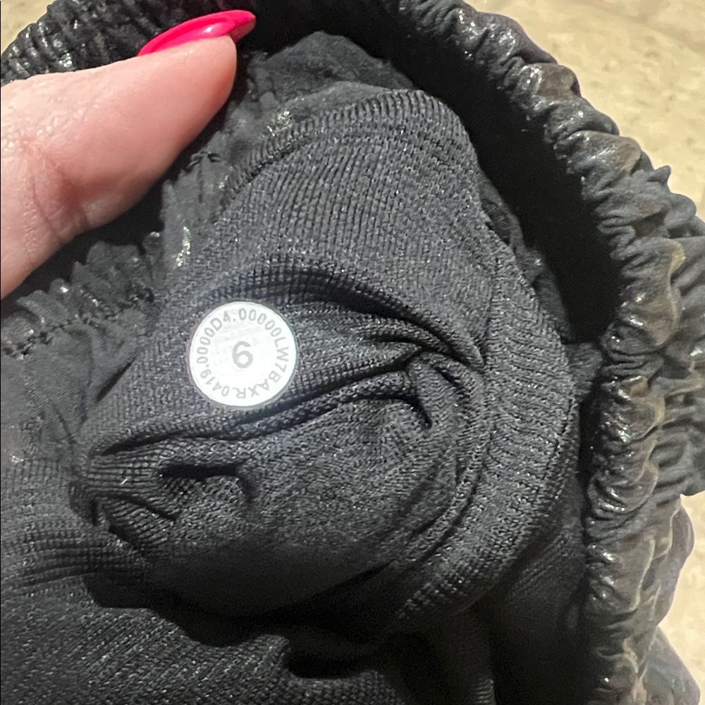 Lululemon 20YR Manifesto Foil Black shorts - Picture 3 of 6